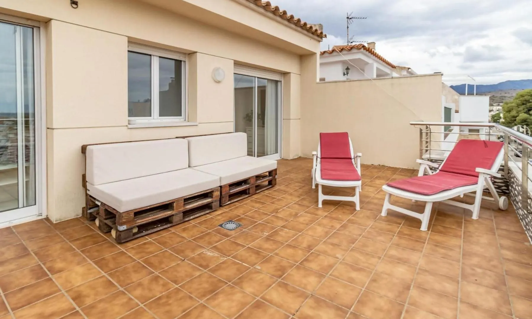 Port De Llanca 37 Atico Con Terraza Y Vista Al Mar Apartamento