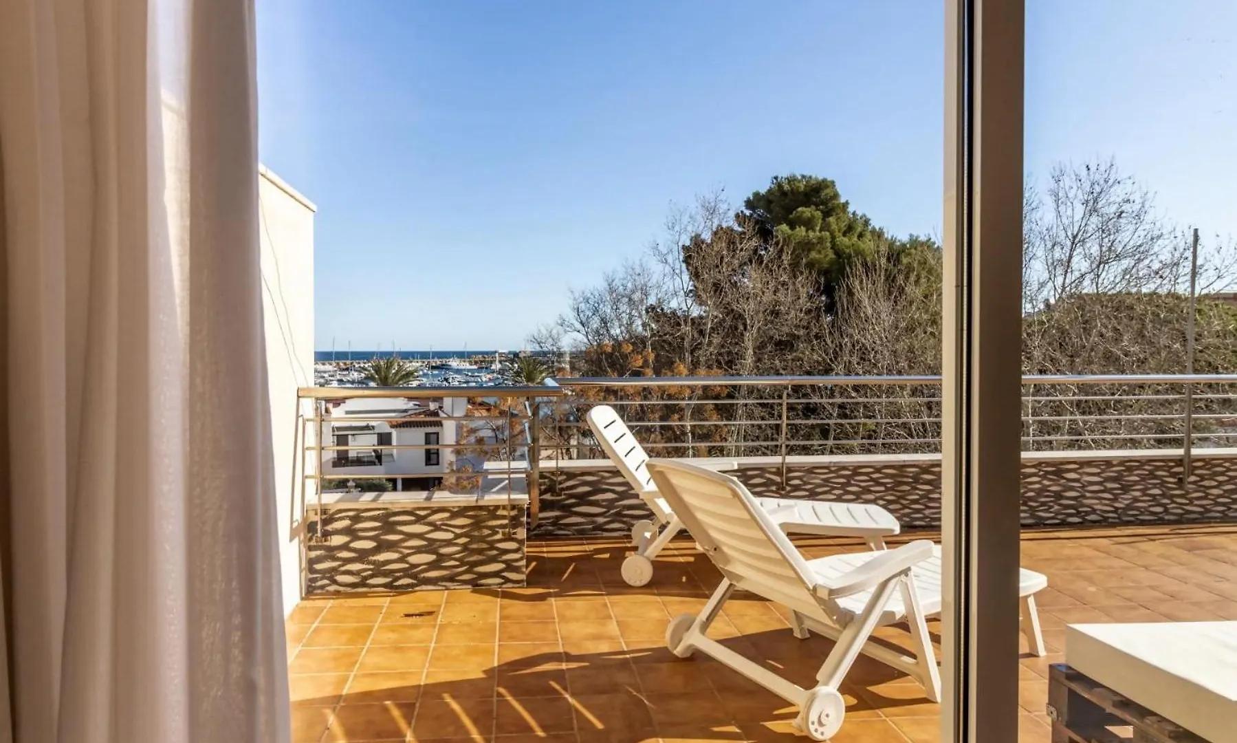 Ferienwohnung Port De Llanca 37 Atico Con Terraza Y Vista Al Mar Apartment